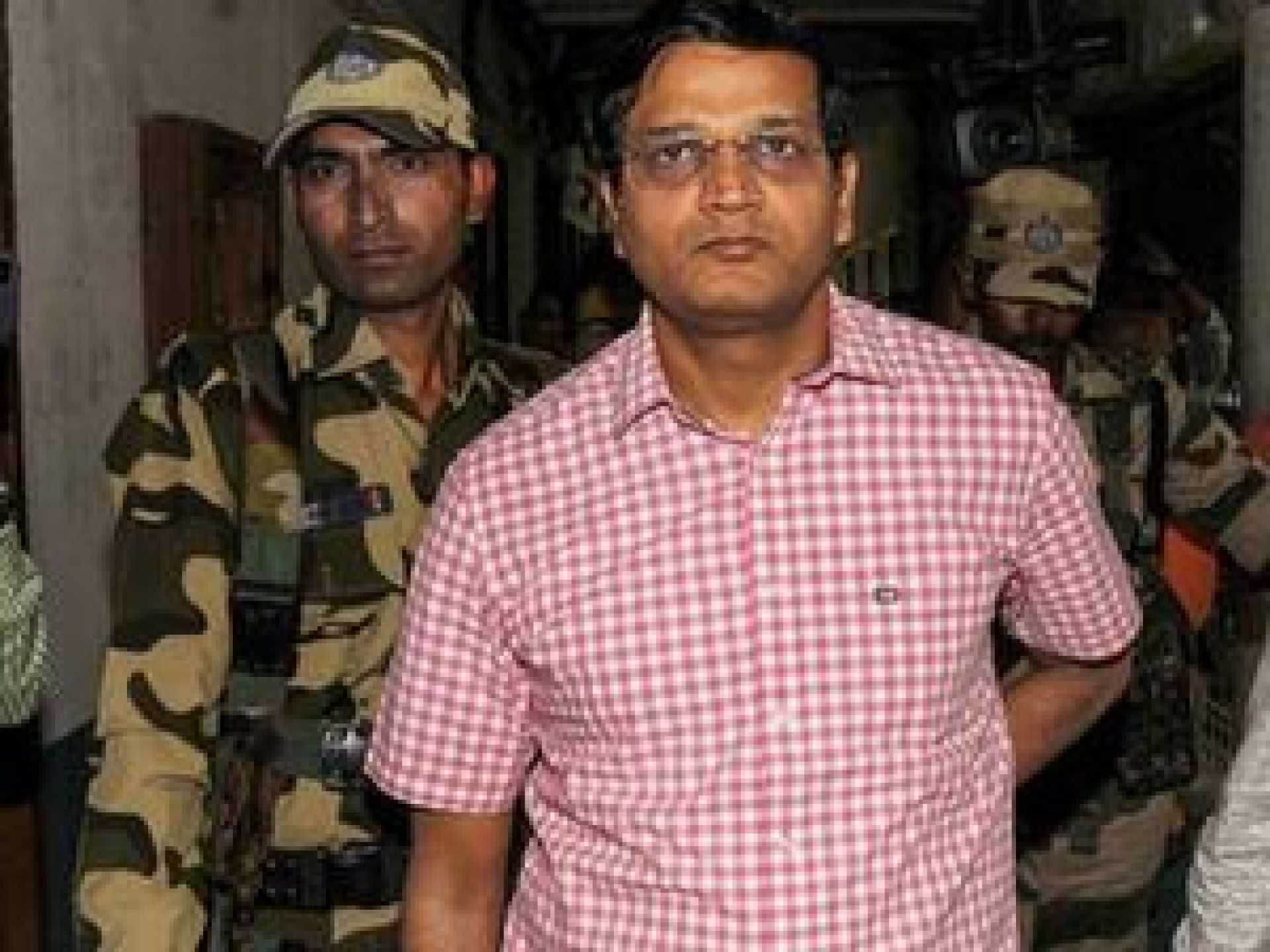 लैंड स्कैम में जेल में बंद झारखंड के निलंबित आईएएस छविरंजन को बेल देने से सुप्रीम कोर्ट का इनकार